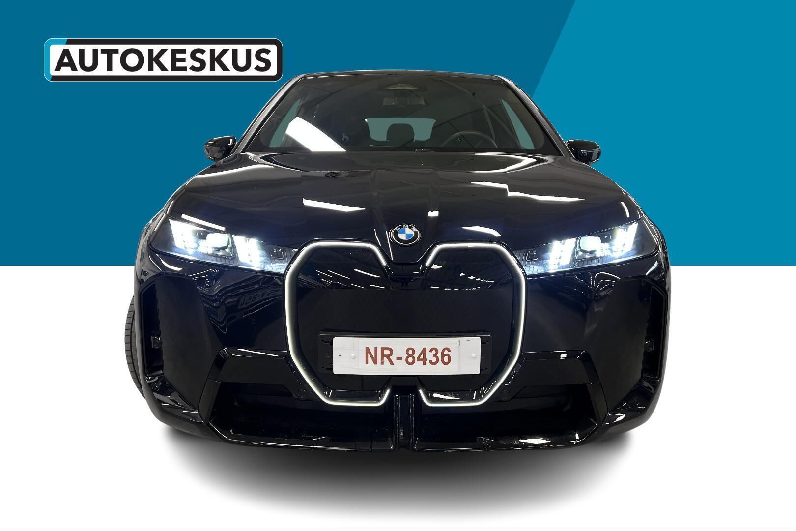 BMW iX iso kuva 14