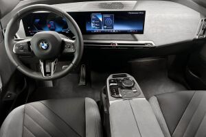 BMW iX esikatselu 7