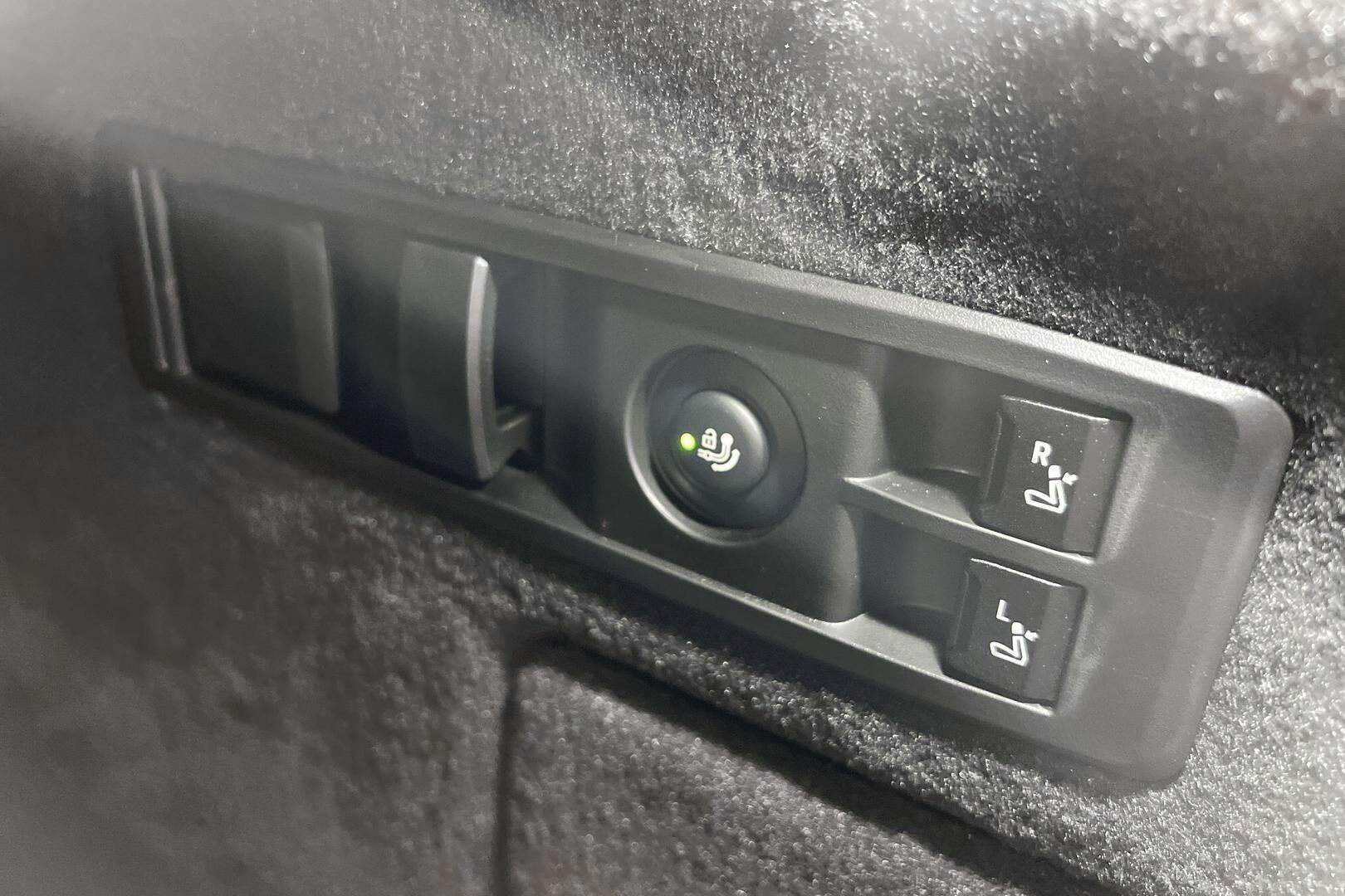 BMW iX iso kuva 19