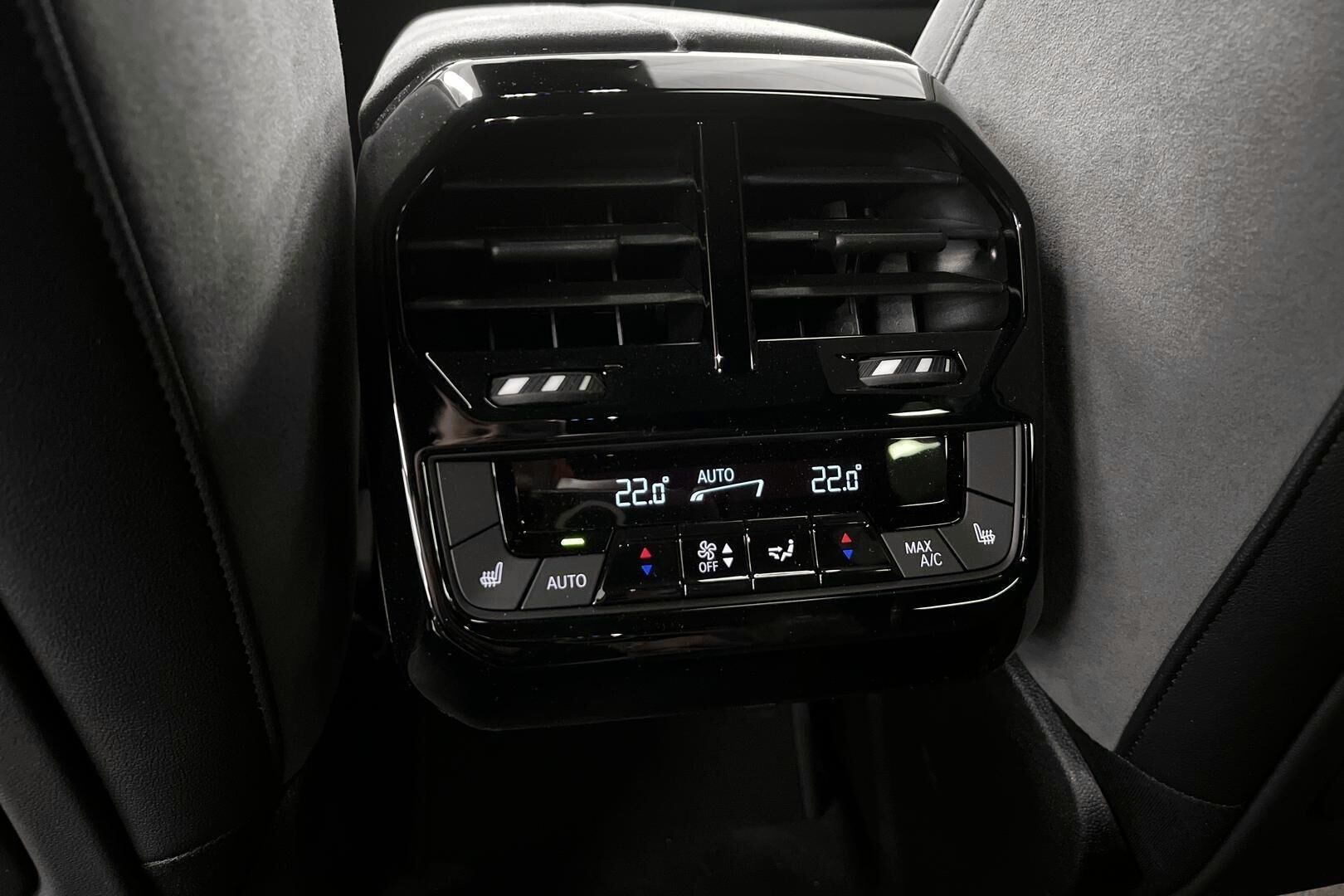 BMW iX iso kuva 20