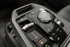 BMW iX esikatselu 15