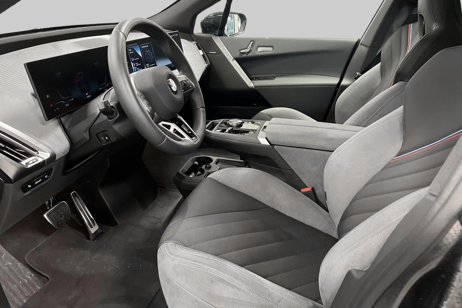 BMW iX iso kuva 5
