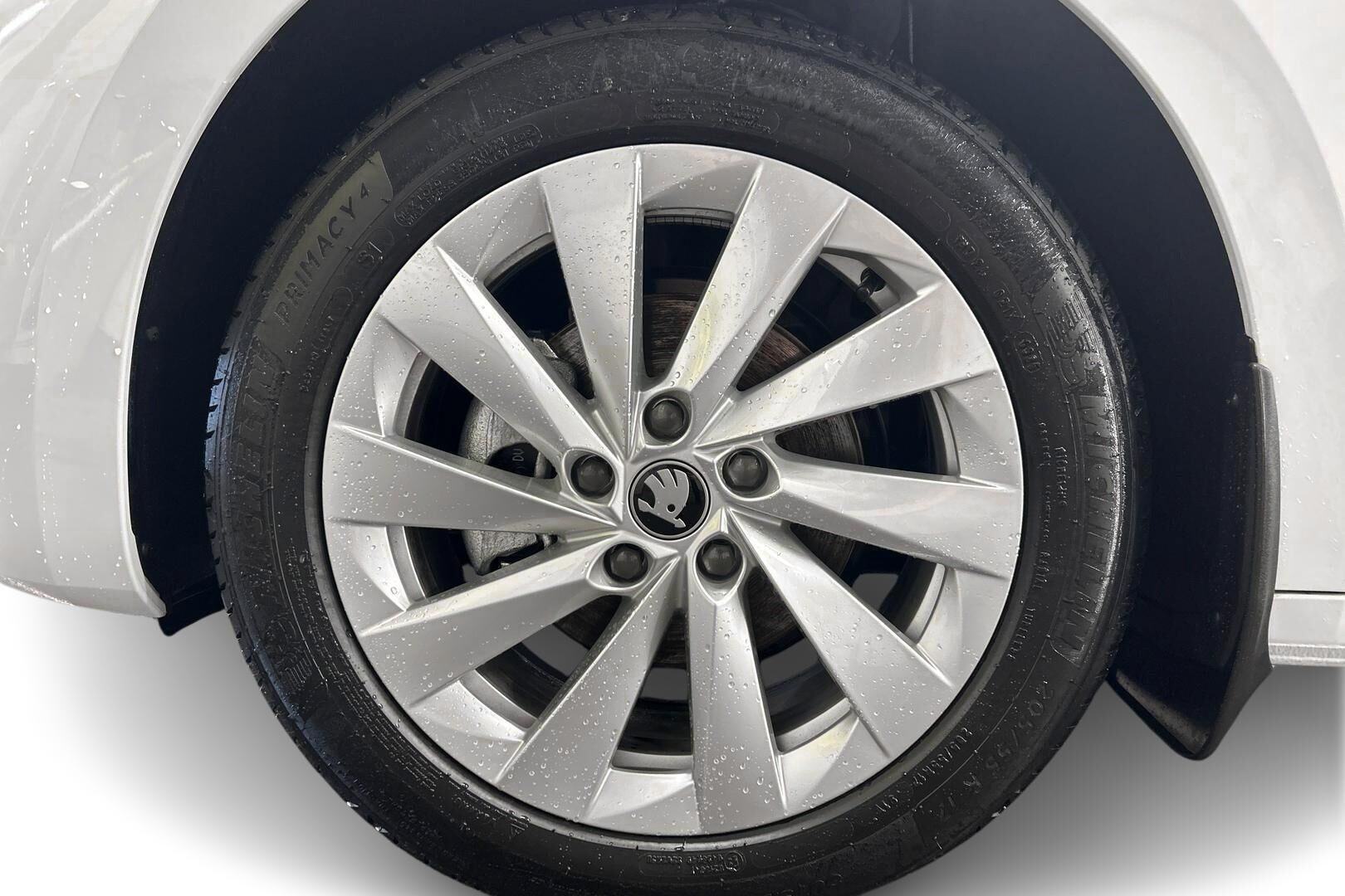 Skoda OCTAVIA COMBI iso kuva 12