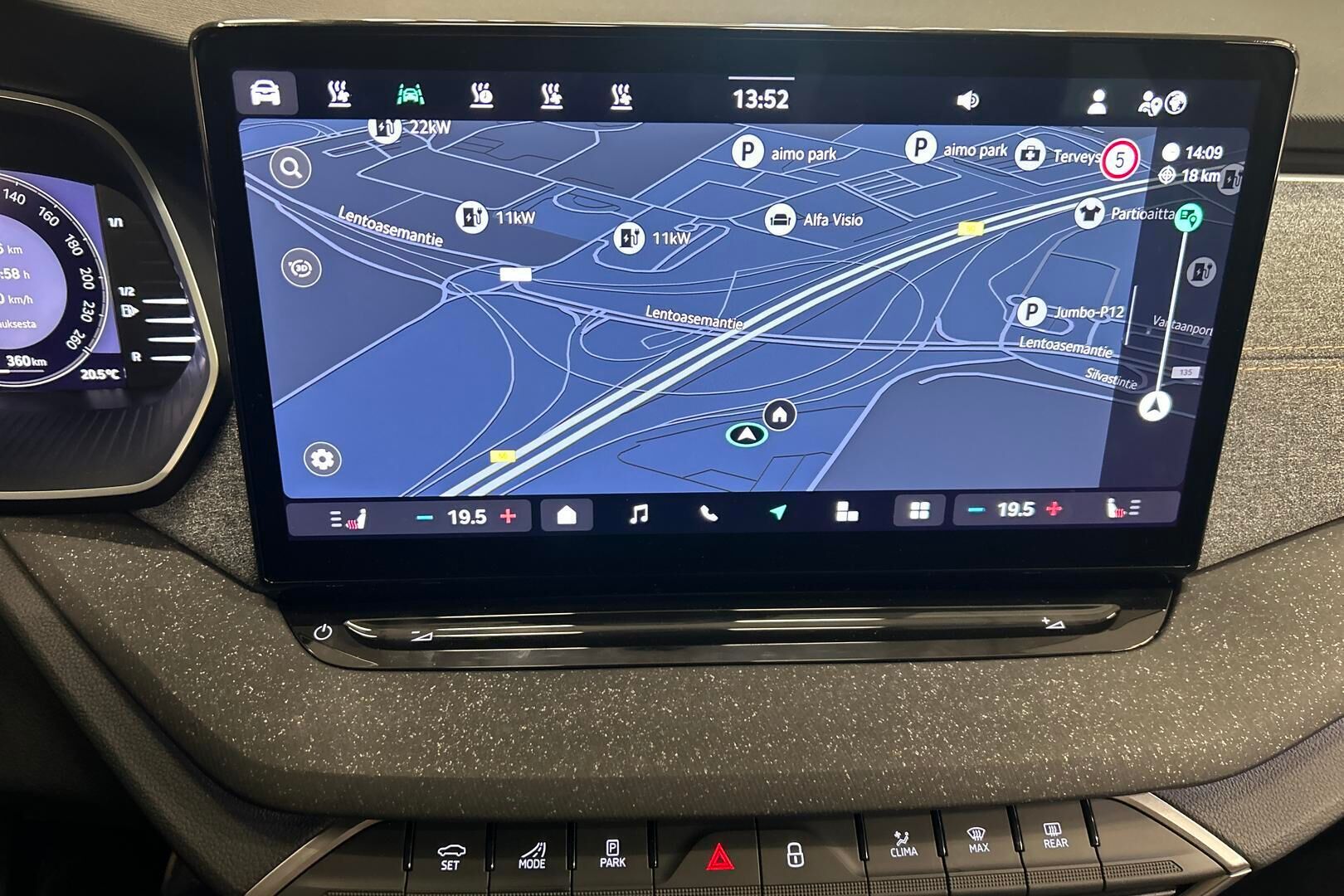 Skoda OCTAVIA COMBI iso kuva 16