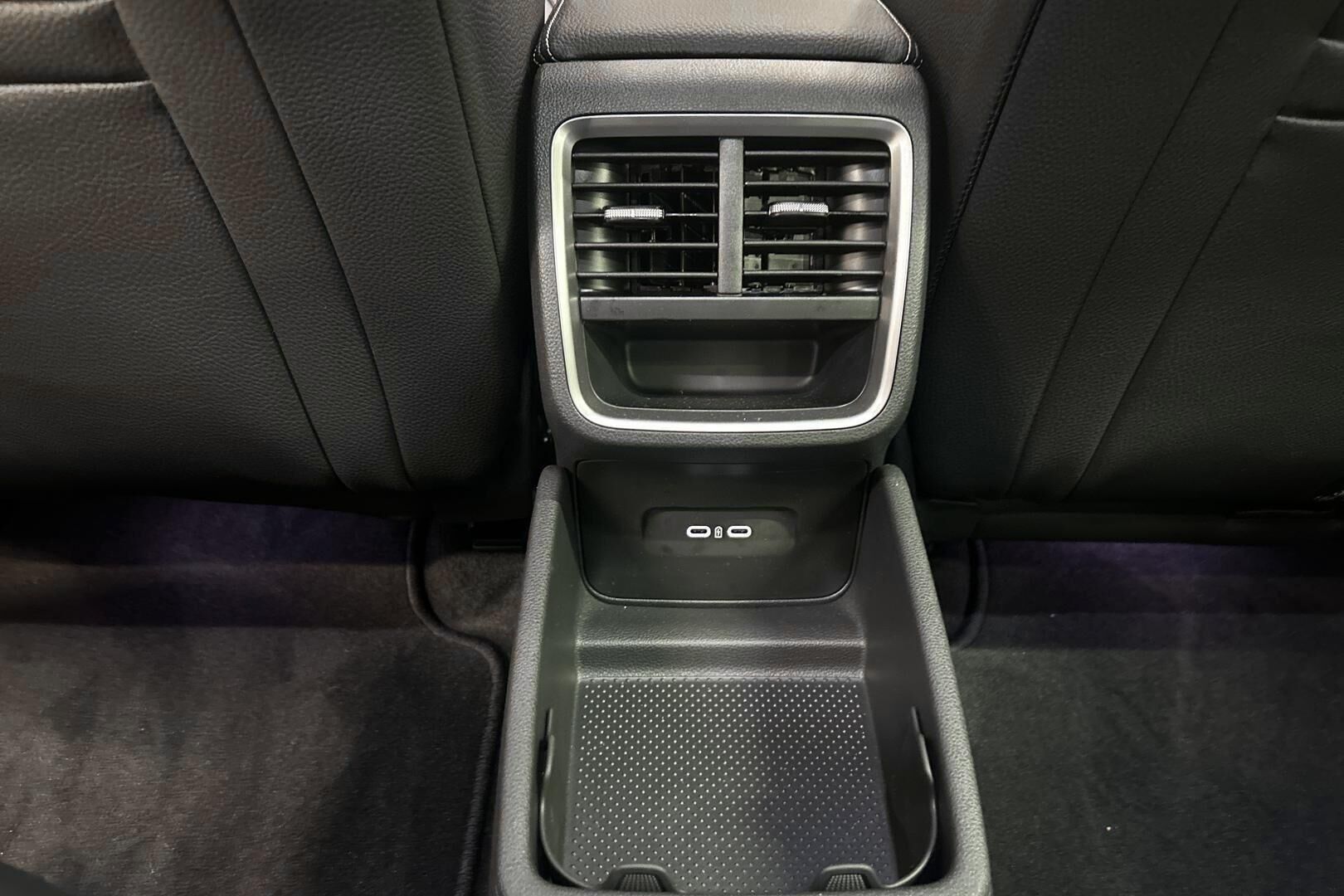 Skoda OCTAVIA COMBI iso kuva 22