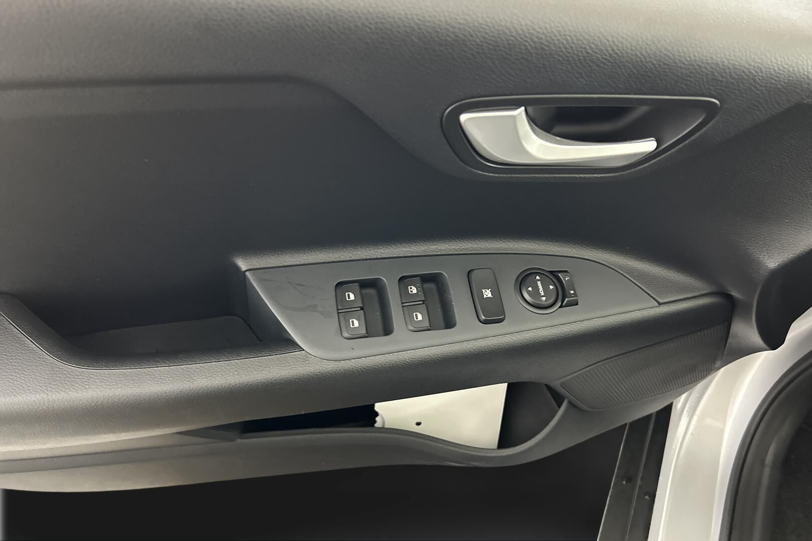 Kia Stonic iso kuva 28