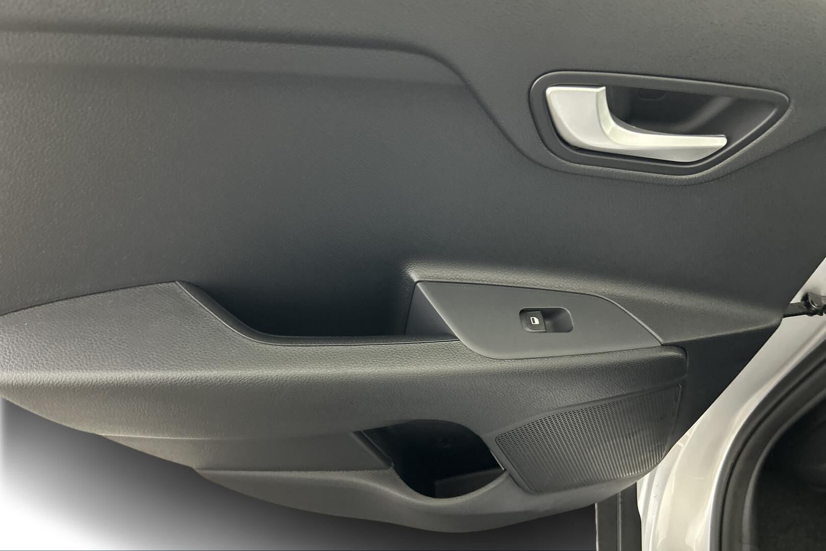 Kia Stonic iso kuva 29