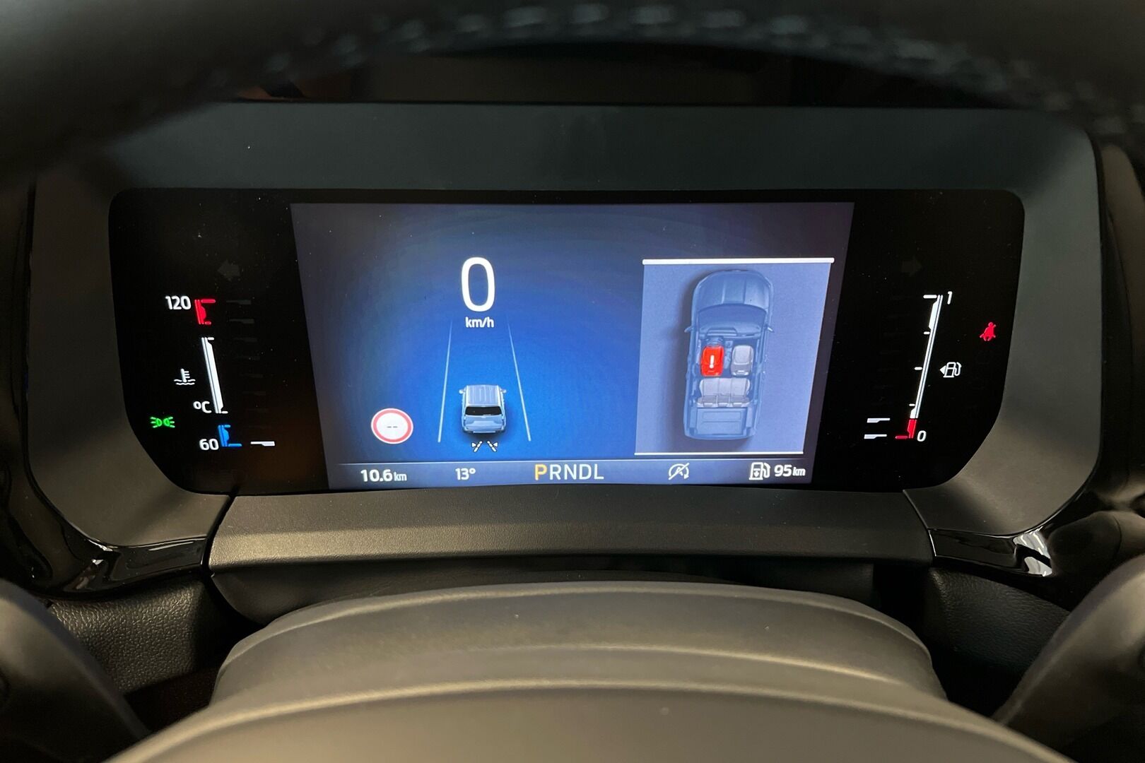 Ford Tourneo Courier iso kuva 11