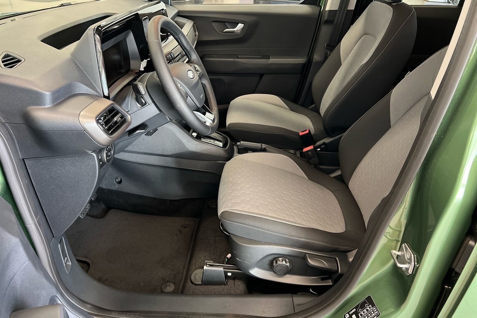 Ford Tourneo Courier iso kuva 7