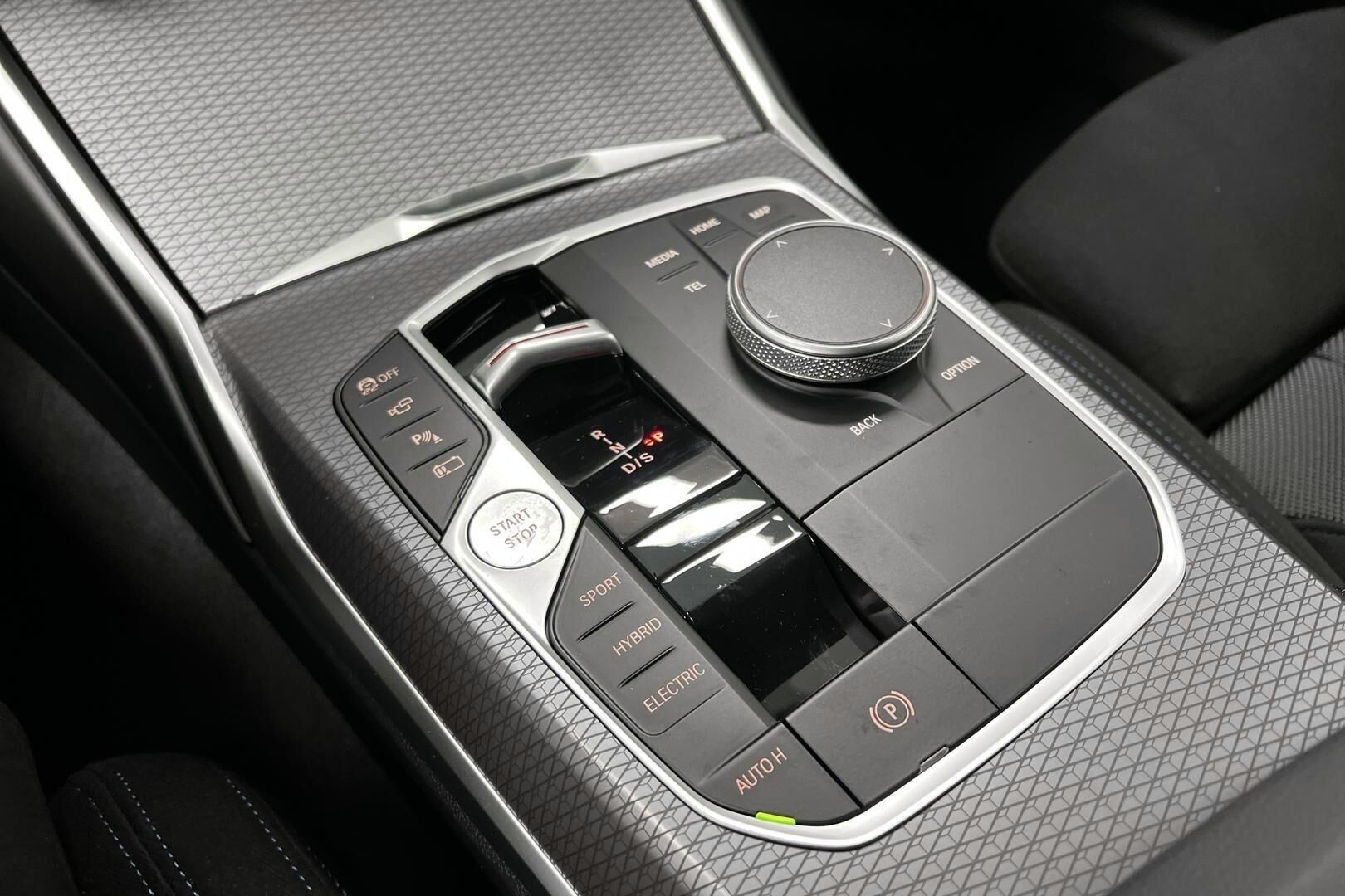 BMW 3-sarja iso kuva 16