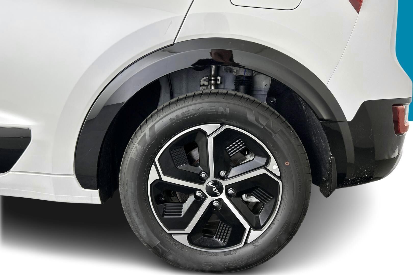 Kia Niro iso kuva 12