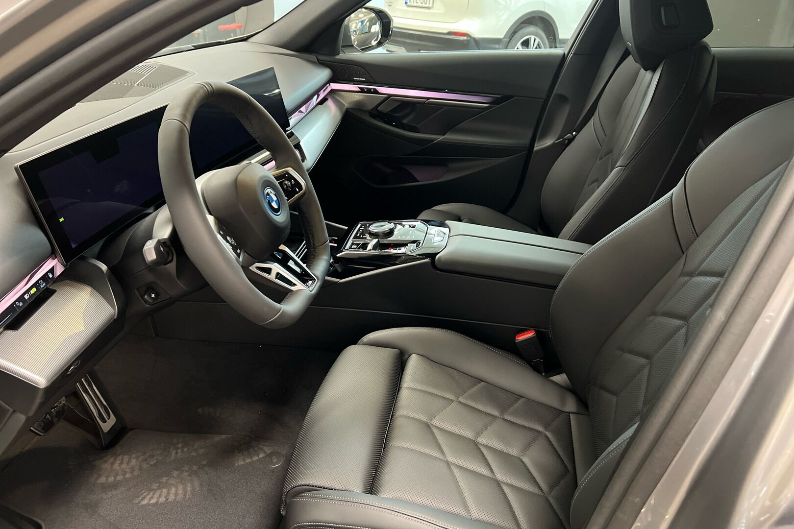 BMW 5-sarja iso kuva 7