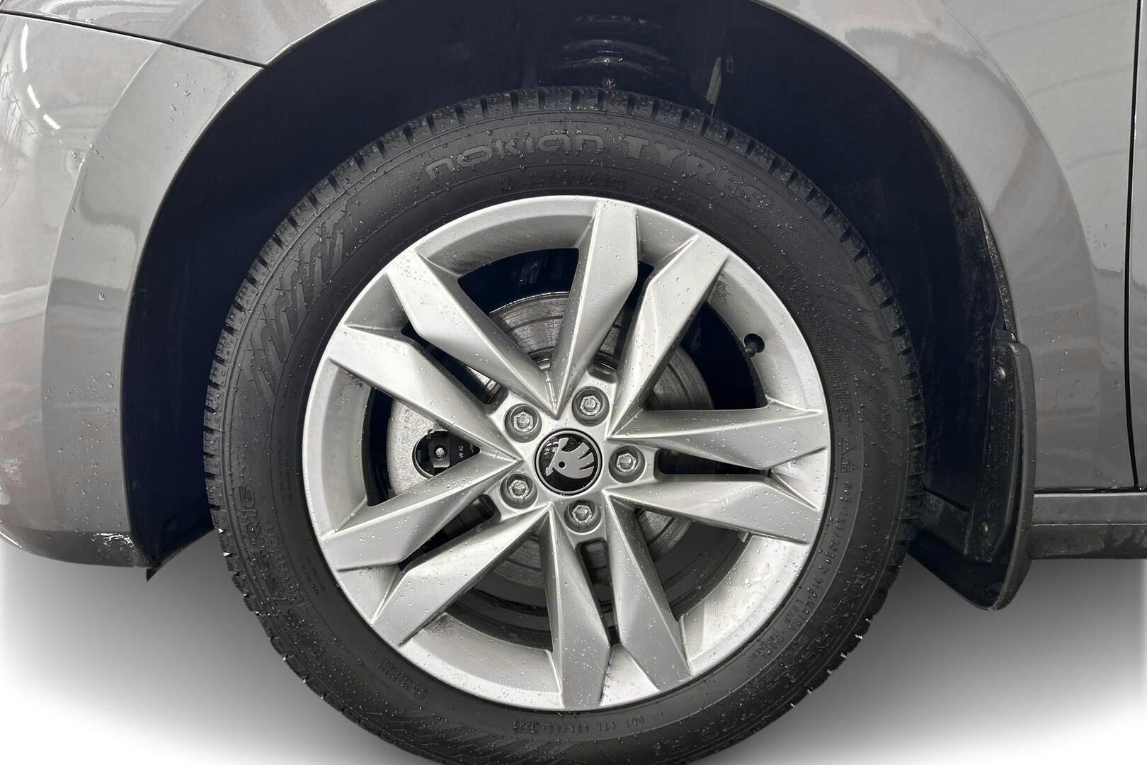 Skoda Fabia iso kuva 18