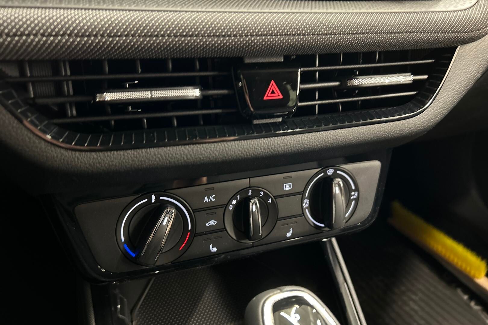 Skoda Fabia iso kuva 6