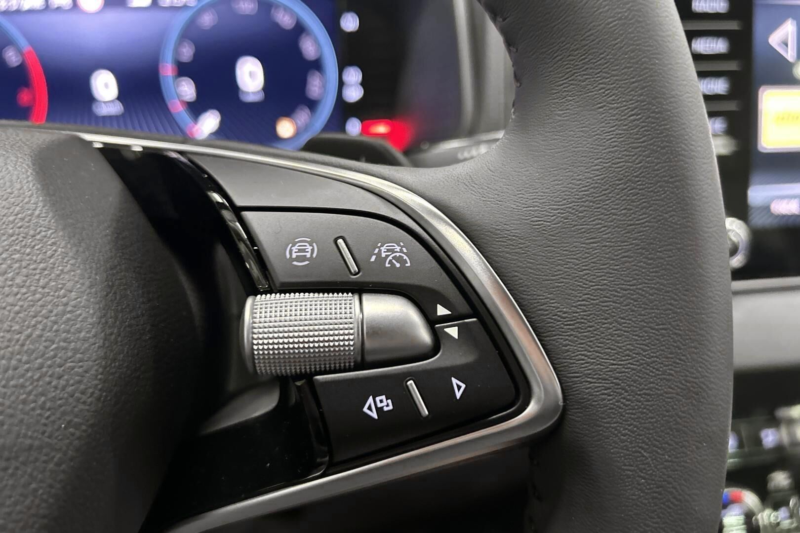 Skoda Karoq iso kuva 21