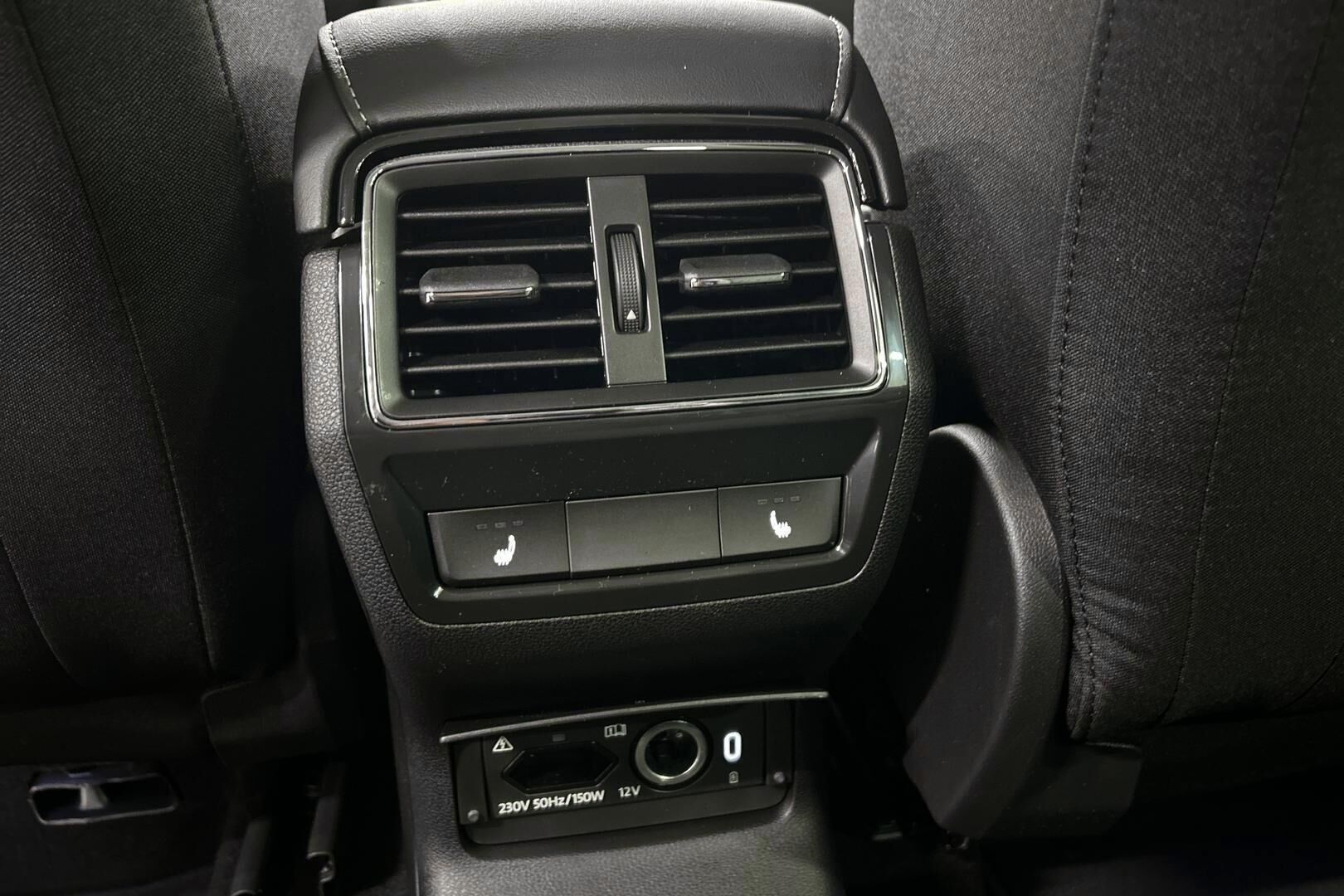 Skoda Karoq iso kuva 24