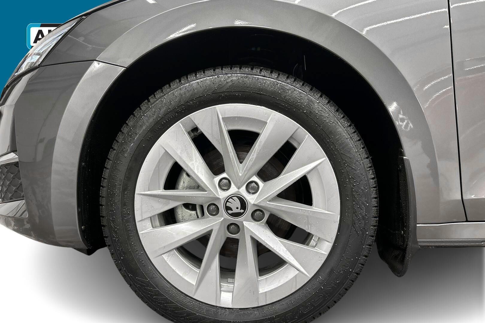 Skoda Octavia iso kuva 23