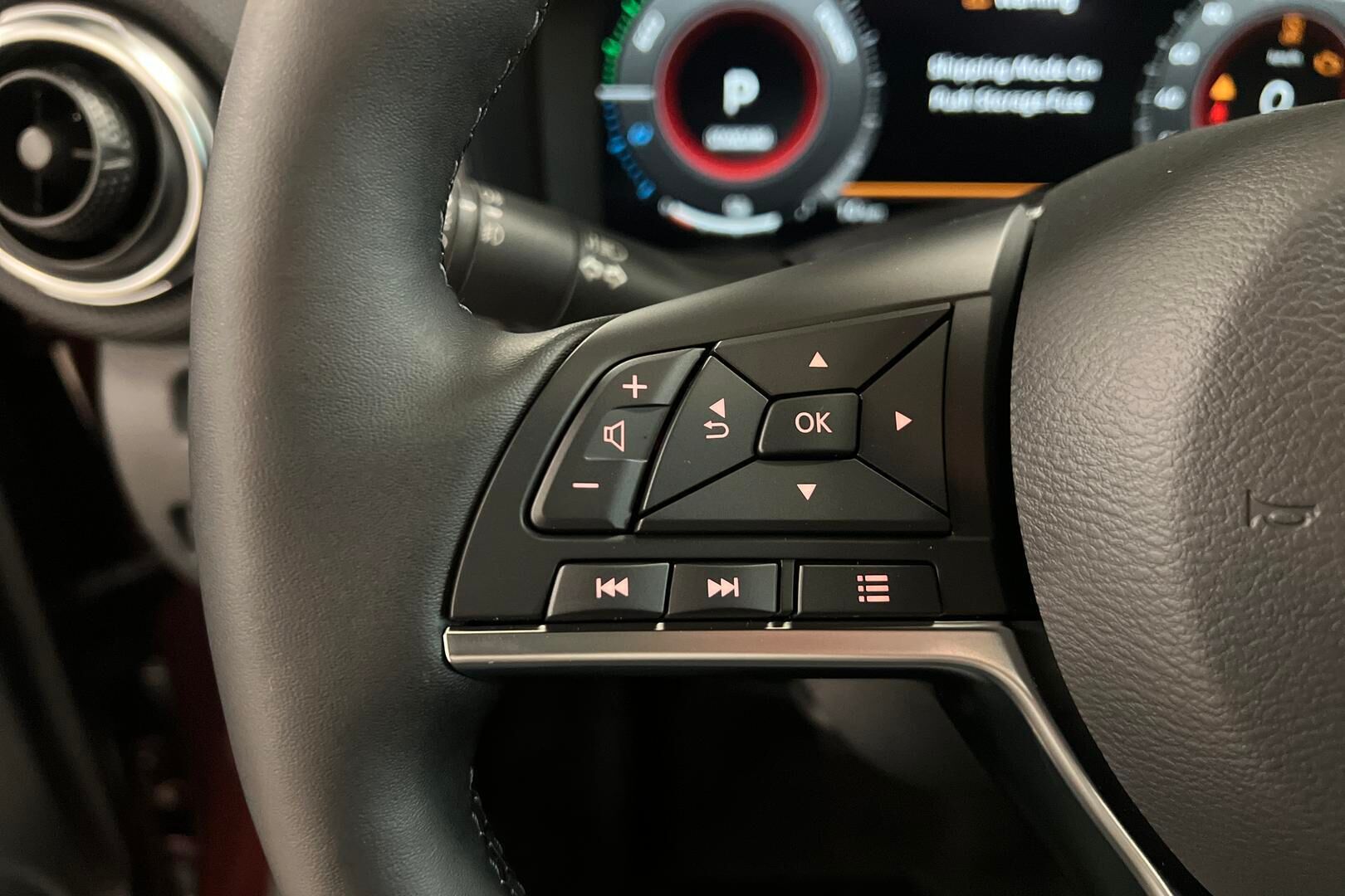 Nissan Juke iso kuva 14