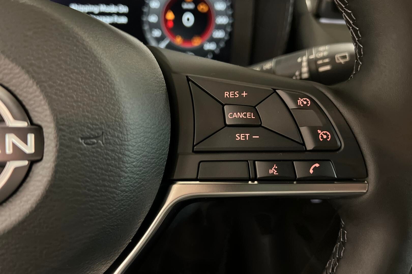 Nissan Juke iso kuva 15