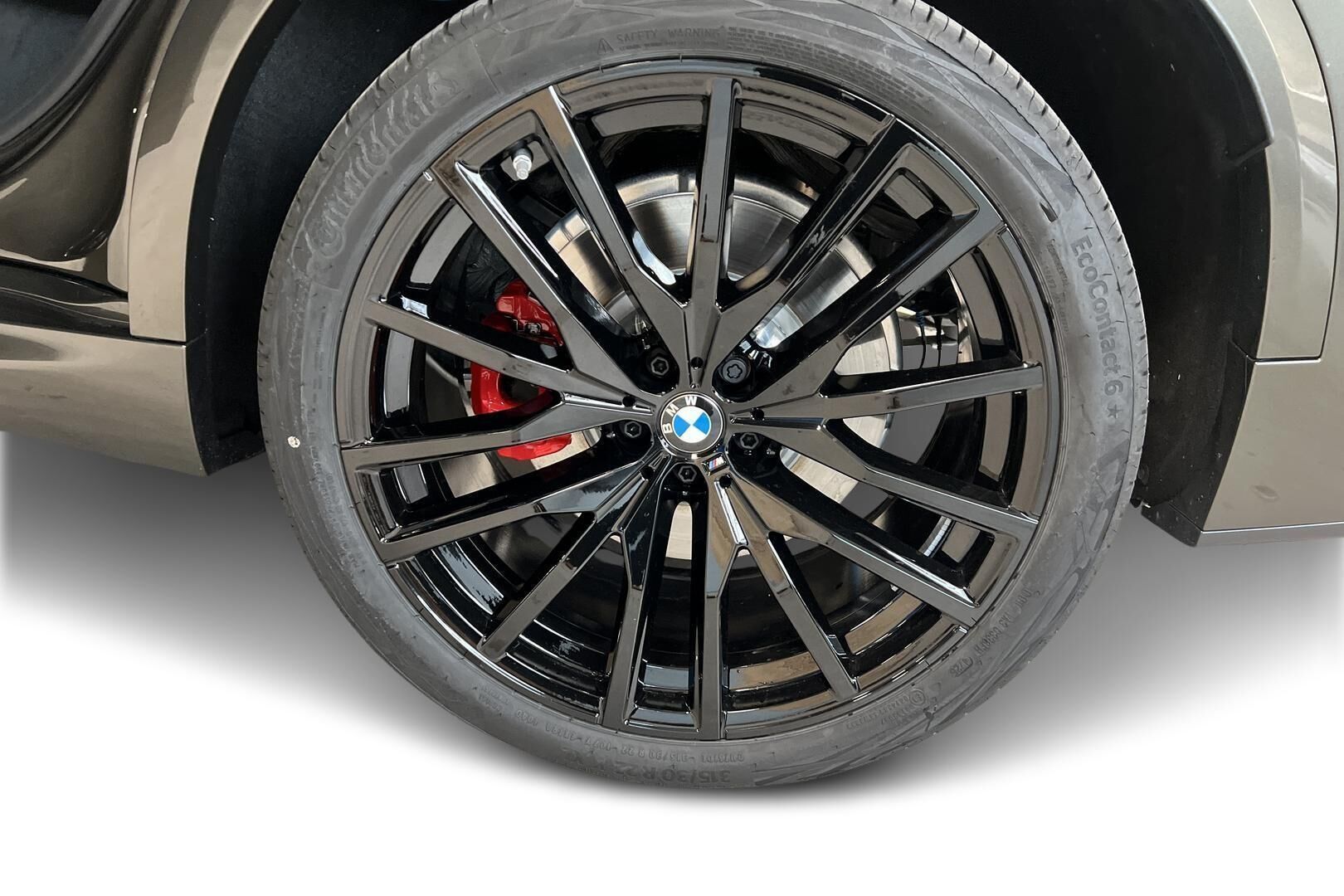 BMW X5 iso kuva 21