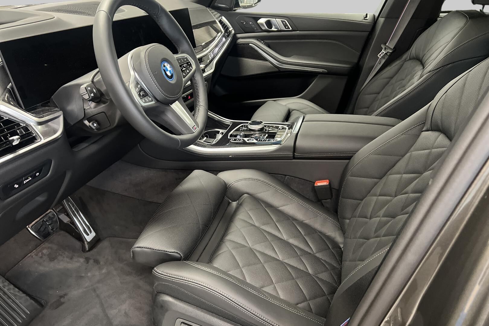 BMW X5 iso kuva 6