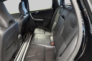 VOLVO XC60 esikatselu 10