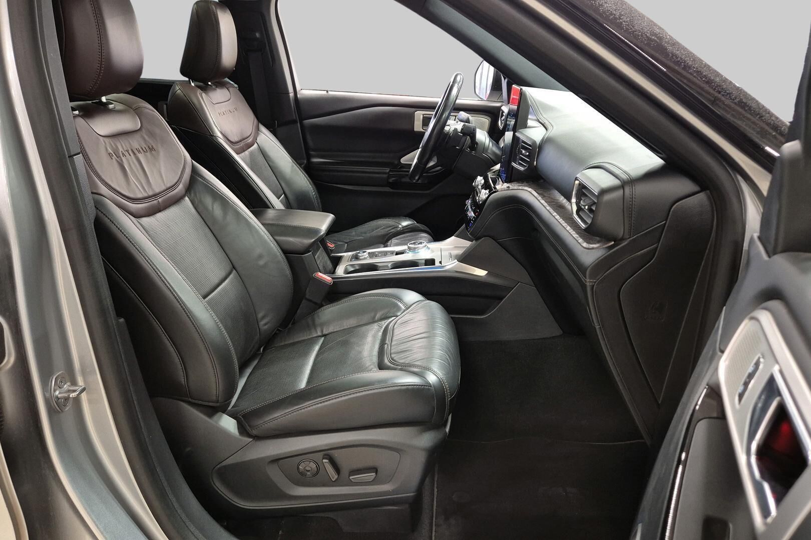 FORD EXPLORER iso kuva 5