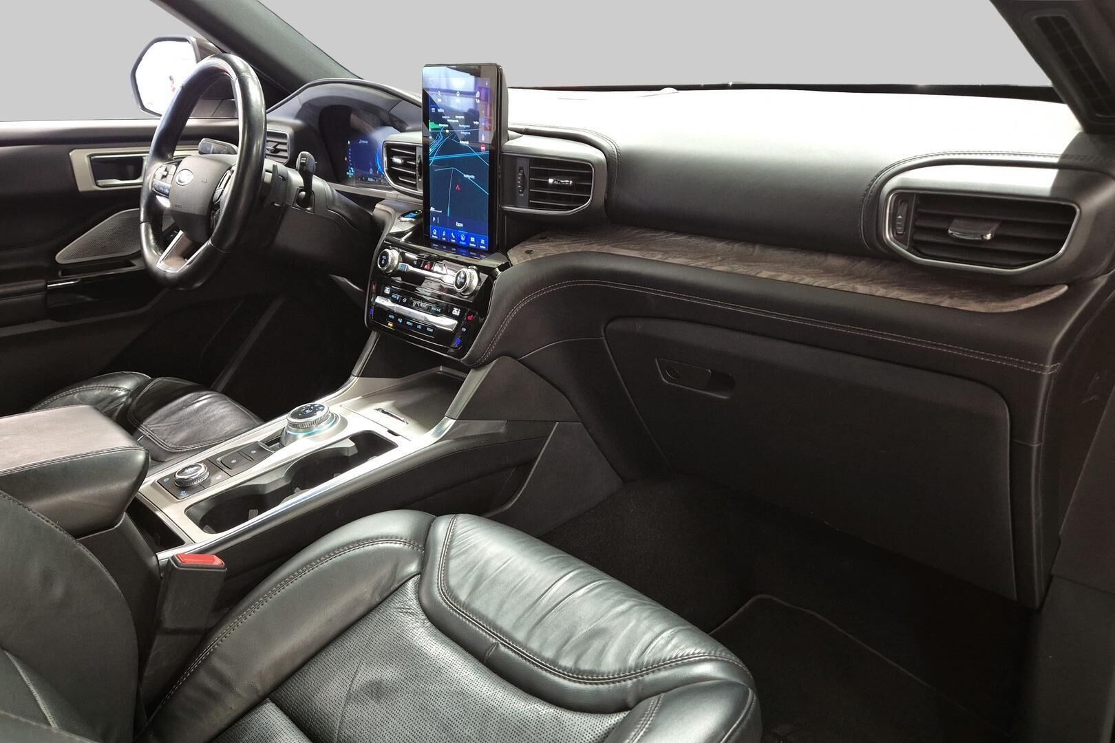 FORD EXPLORER iso kuva 6