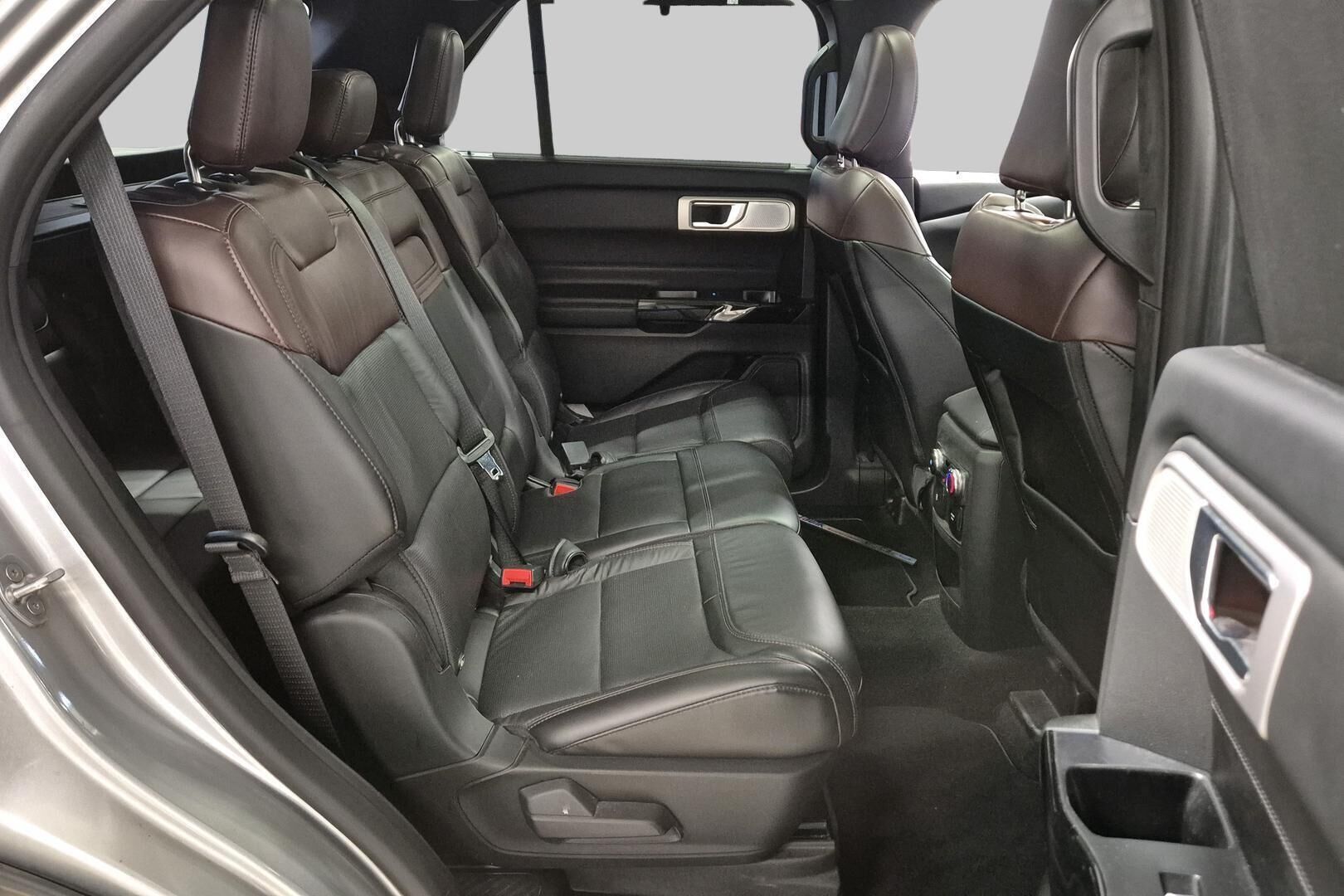 FORD EXPLORER iso kuva 7