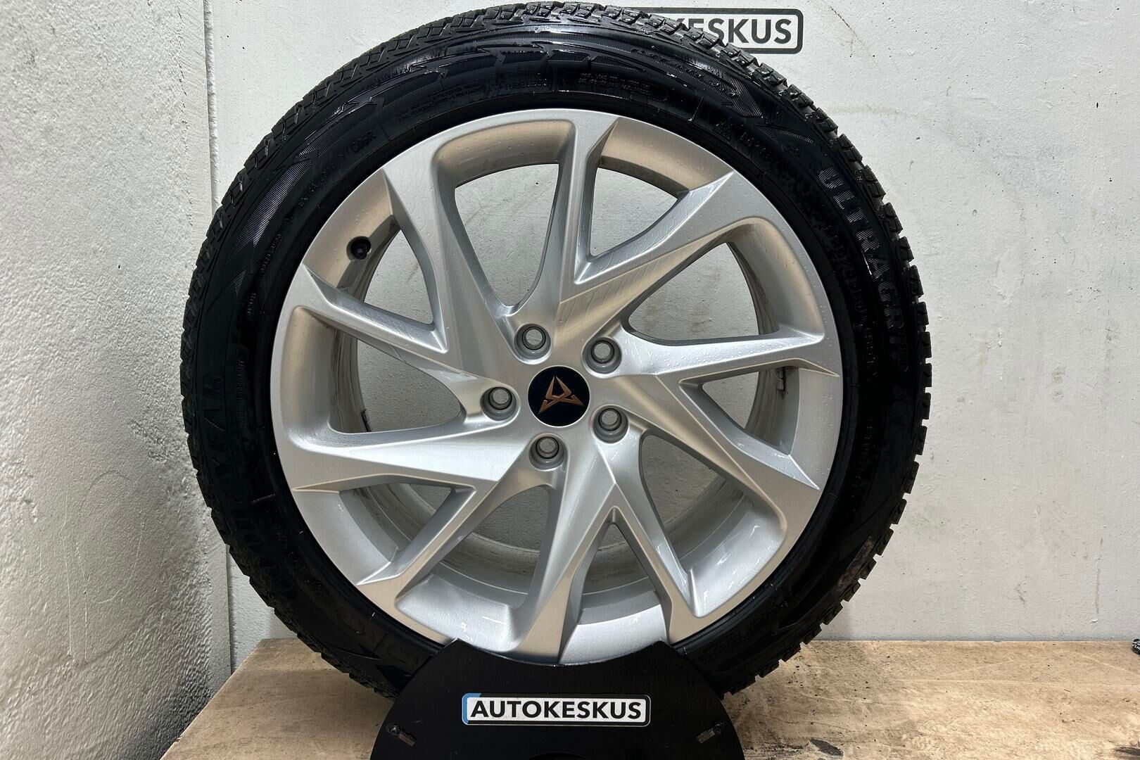 CUPRA FORMENTOR iso kuva 13
