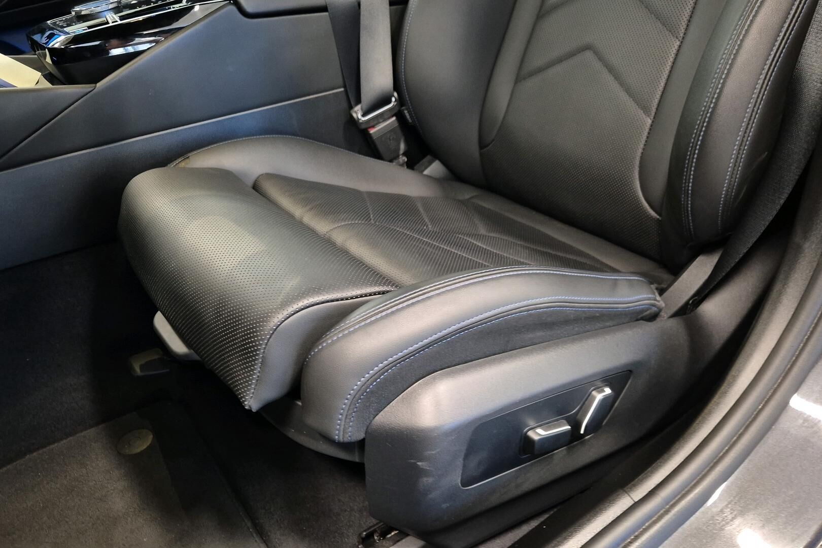 BMW I5 iso kuva 20