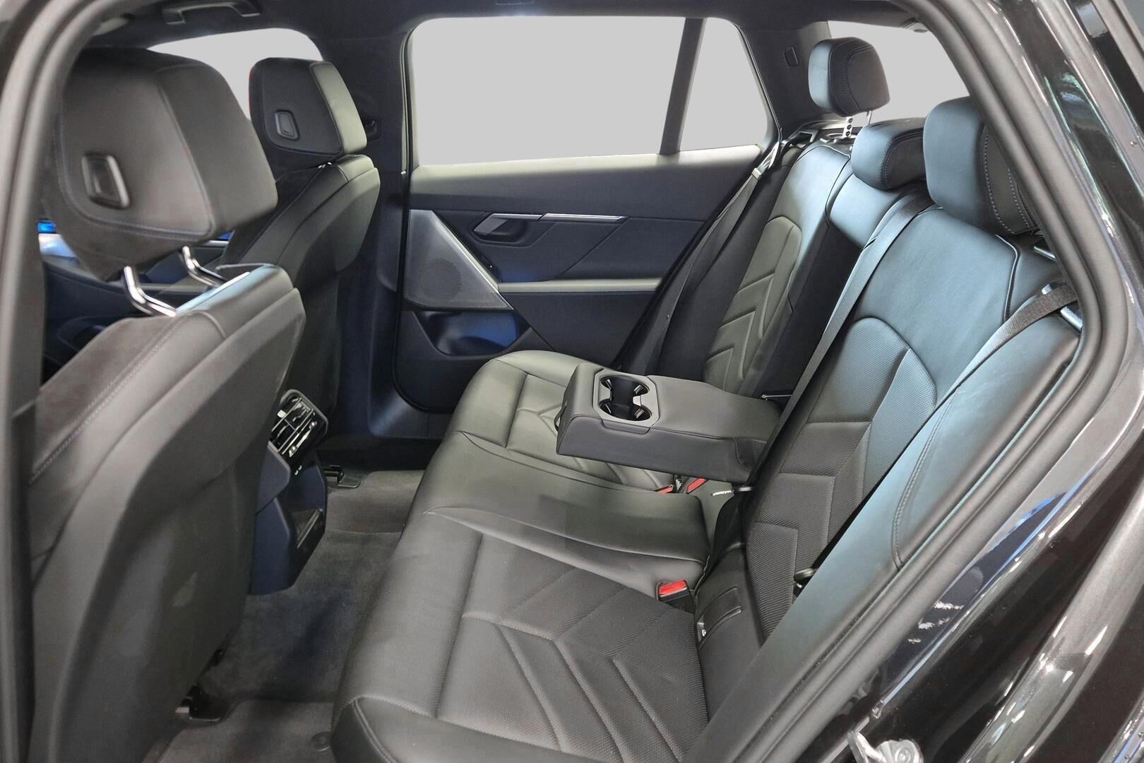 BMW I5 iso kuva 9