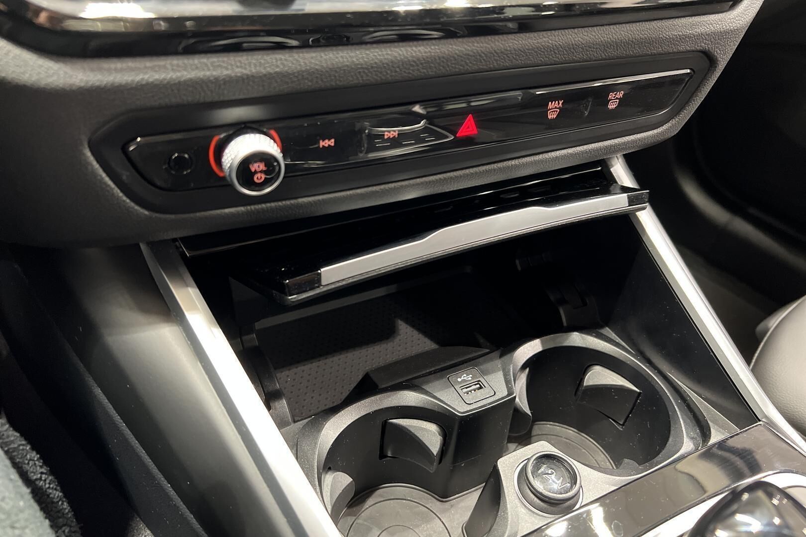 BMW I4 iso kuva 17