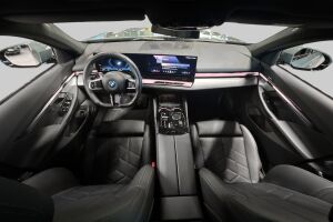 BMW 5-SARJA esikatselu 10