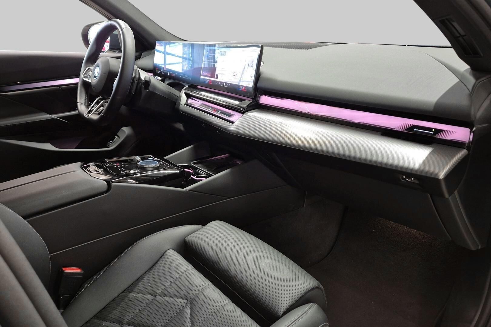 BMW 5-SARJA iso kuva 4