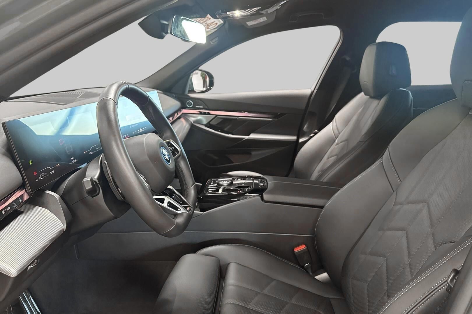 BMW 5-SARJA iso kuva 8