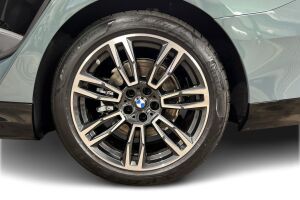 BMW 5-SARJA esikatselu 12