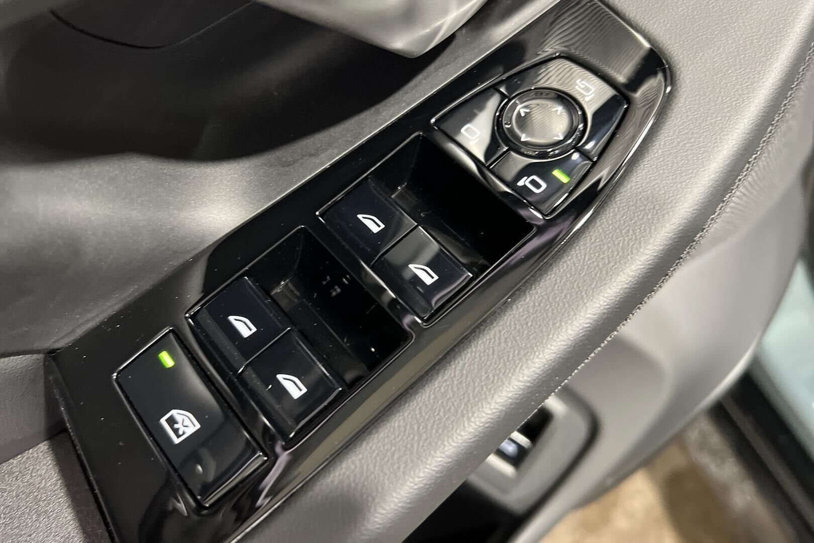 BMW 5-SARJA iso kuva 15