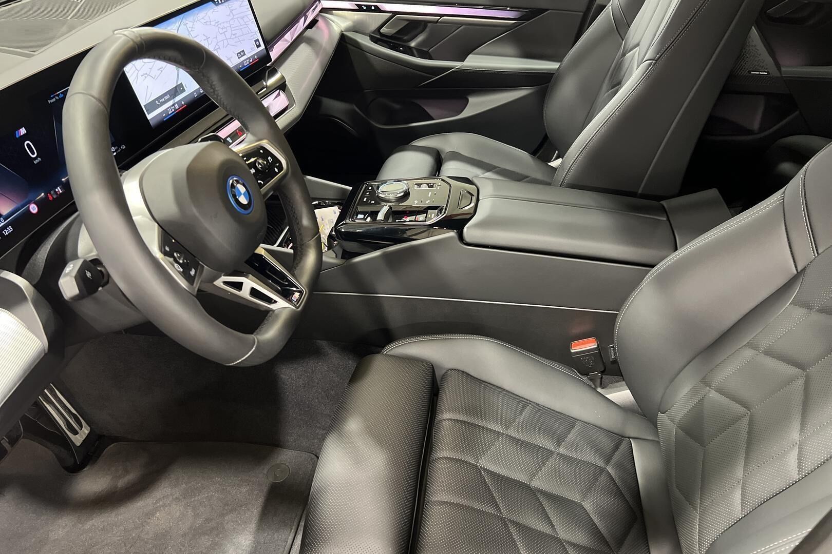 BMW 5-SARJA iso kuva 8