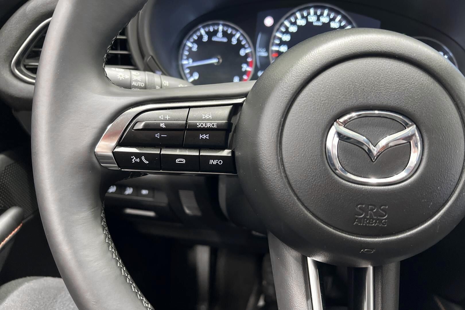 MAZDA CX-30 iso kuva 24