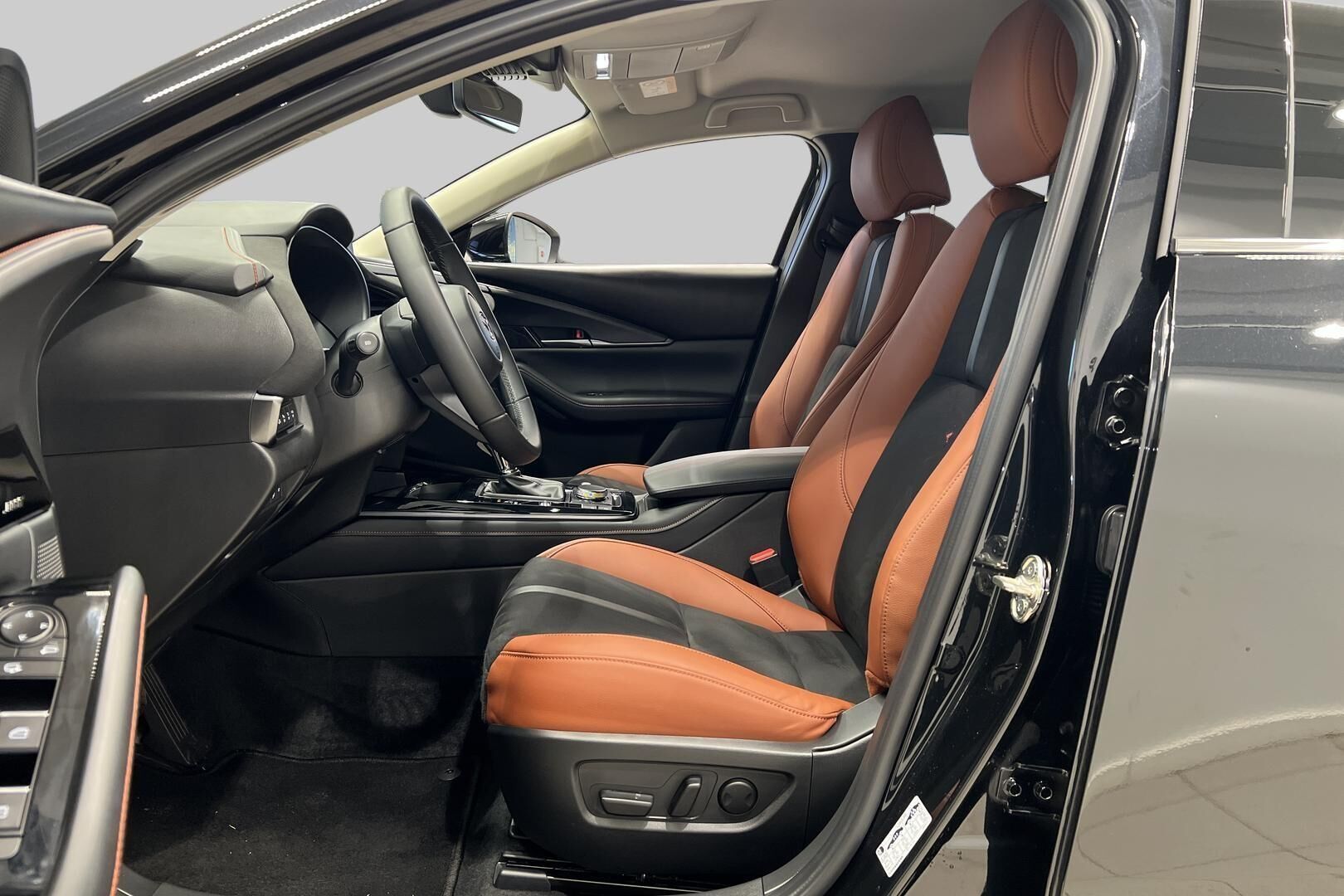 MAZDA CX-30 iso kuva 7