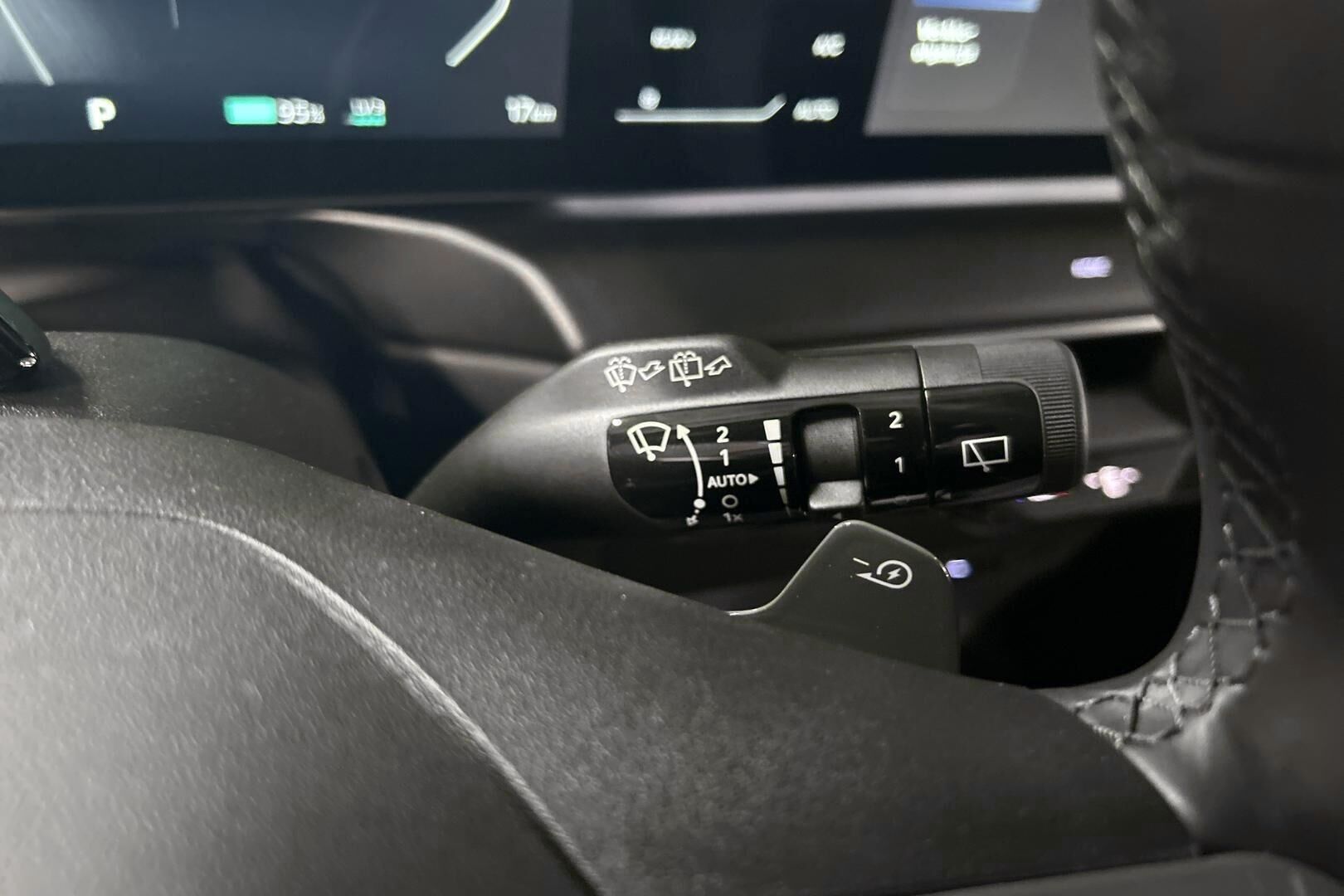 Kia EV9 iso kuva 23