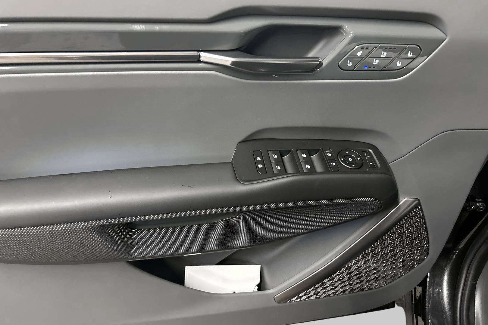 Kia EV9 iso kuva 27