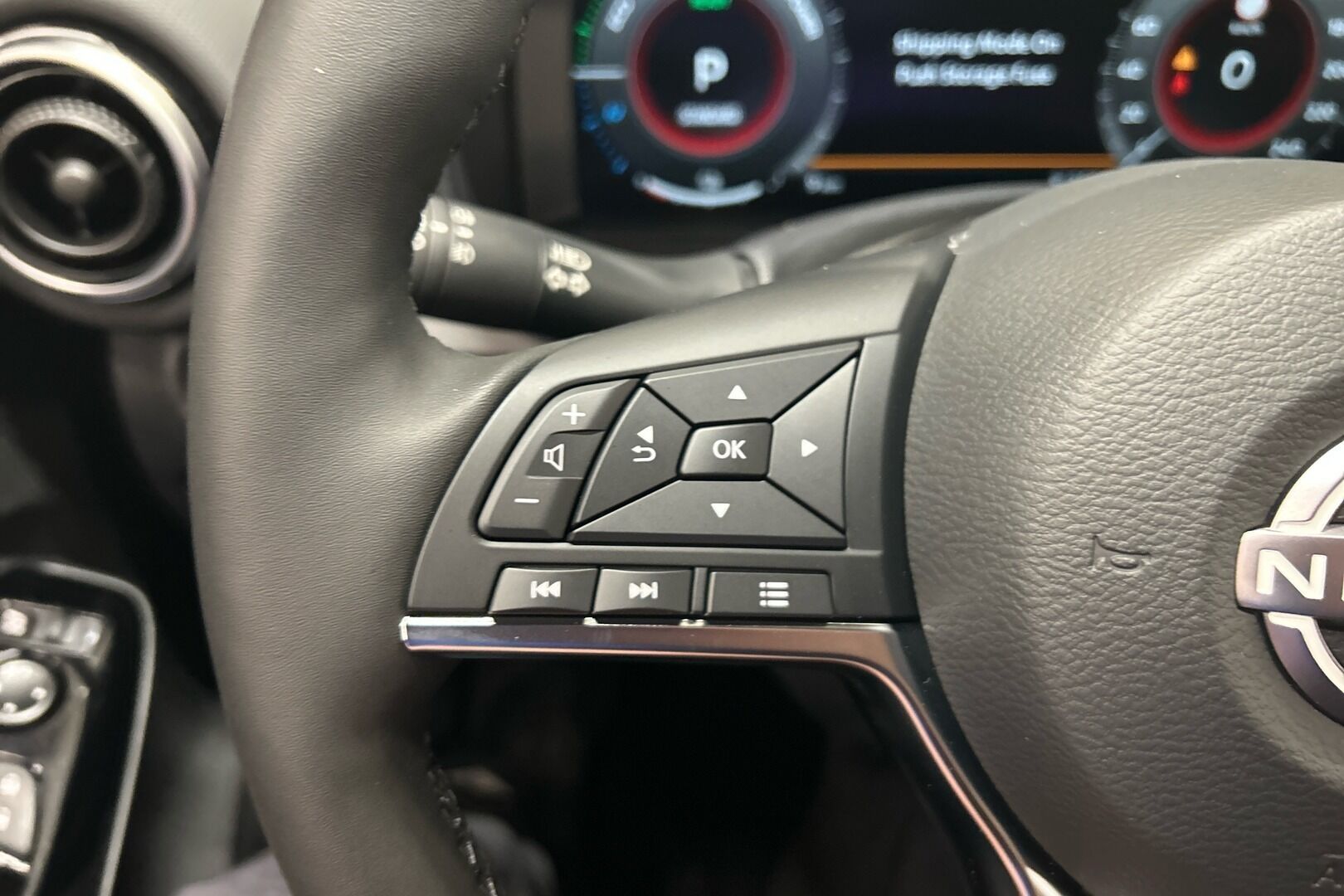 Nissan Juke iso kuva 11