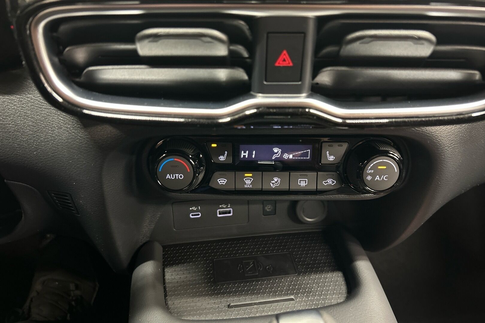 Nissan Juke iso kuva 13