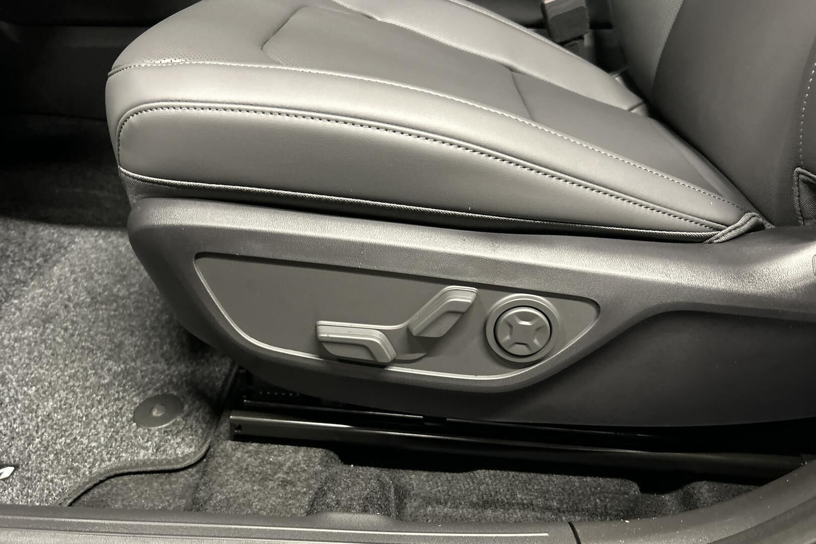 Kia Seltos iso kuva 18
