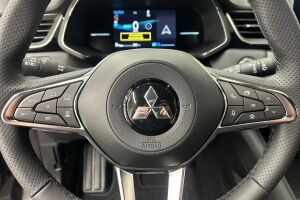 Mitsubishi Grandis esikatselu 13