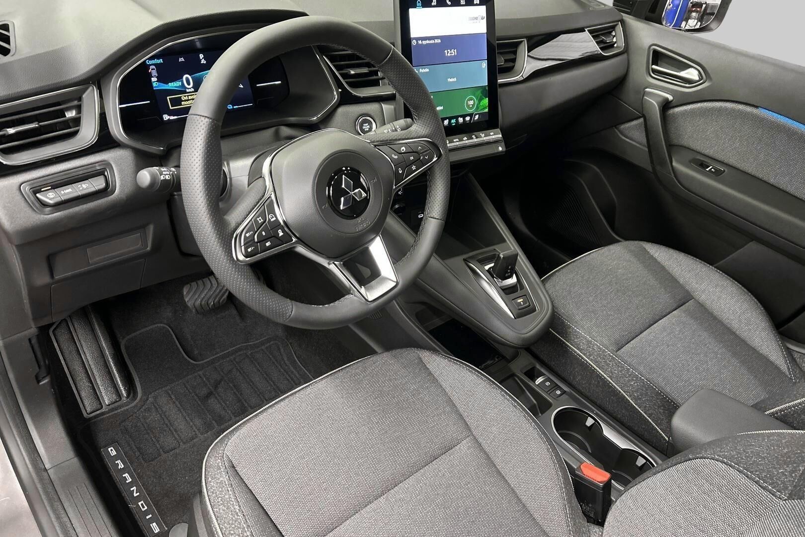 Mitsubishi Grandis iso kuva 8