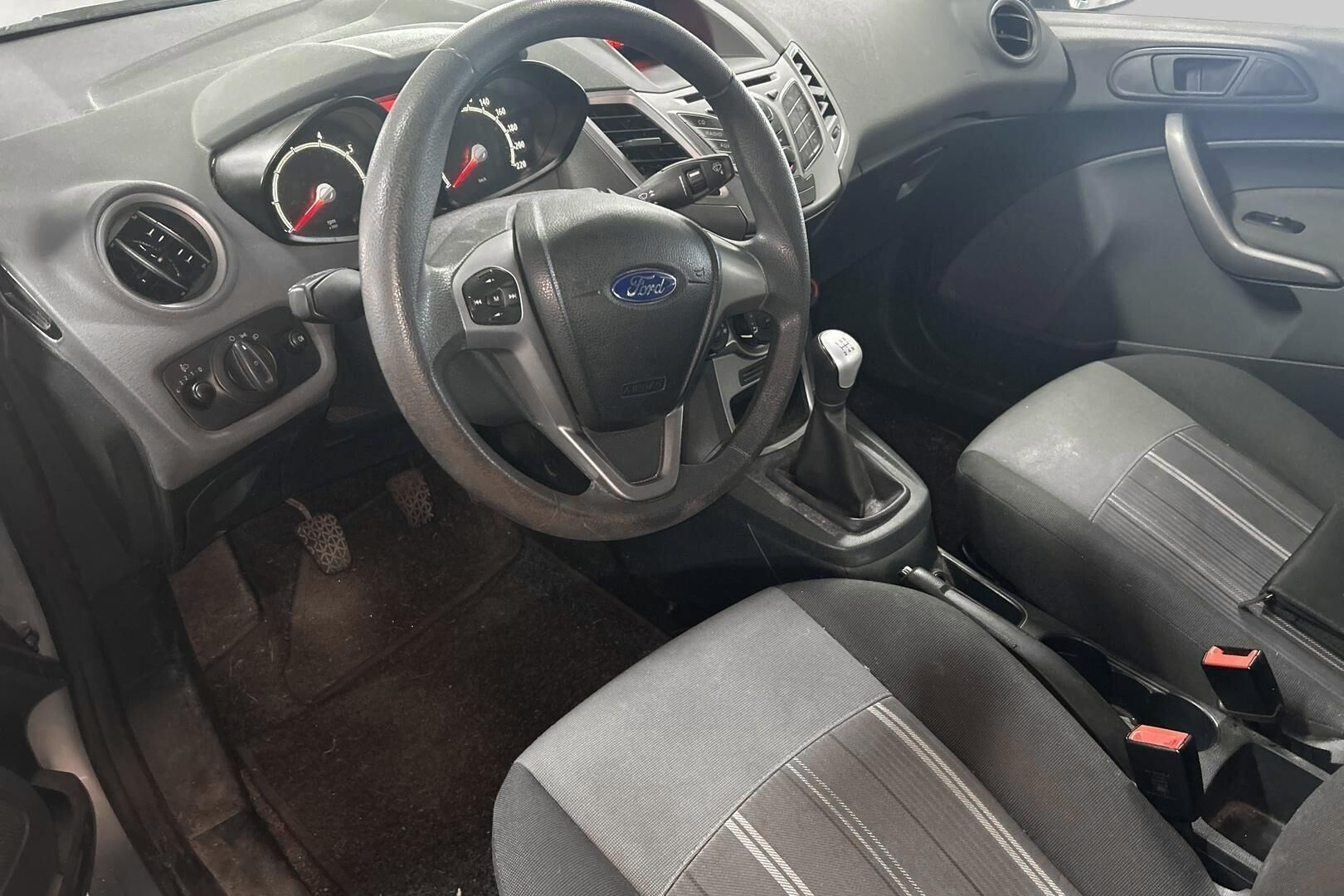 Ford Fiesta iso kuva 2