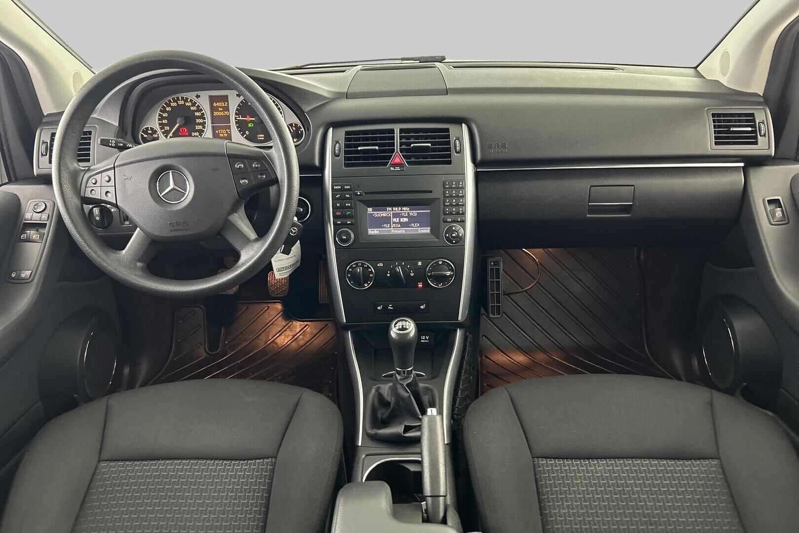 Mercedes-Benz B iso kuva 11